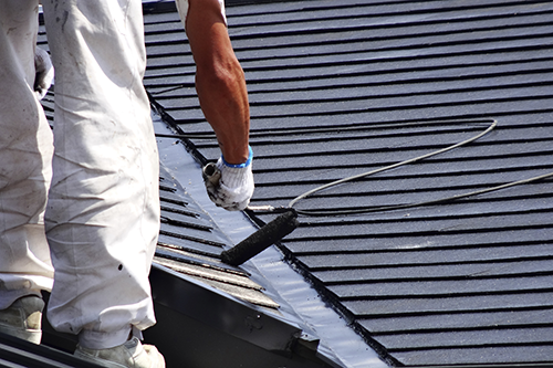 屋根塗装の寿命はどのくらい 経験者が教える賢い耐用年数の把握方法 外壁塗装 屋根塗装 リフォームの見積もりなら外壁塗装ネット